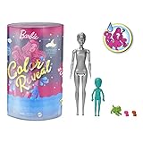 Barbie GRK14 - Color Reveal-Set, 50+Überraschungen (2 Puppen, 3 Haustiere & 36 Zubehörteile), Wasserenthüllungseffekt, 28 Überraschungstüten (Mode, Schuhe, Zubehörteile, + mehr); Spielzeug ab 3 Jahren